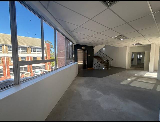 971M² OFFICE TO LET IN TYGER VALLEY